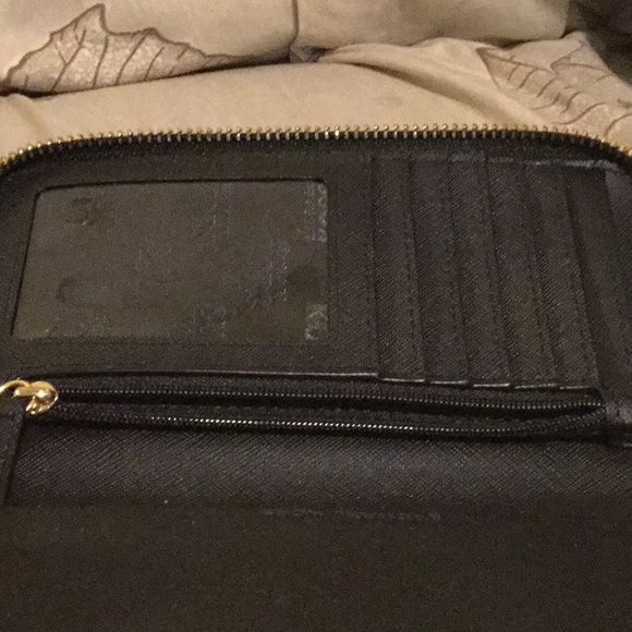 Michael Kors Black Pebbled zip-up wallet - Picture 6 of 8